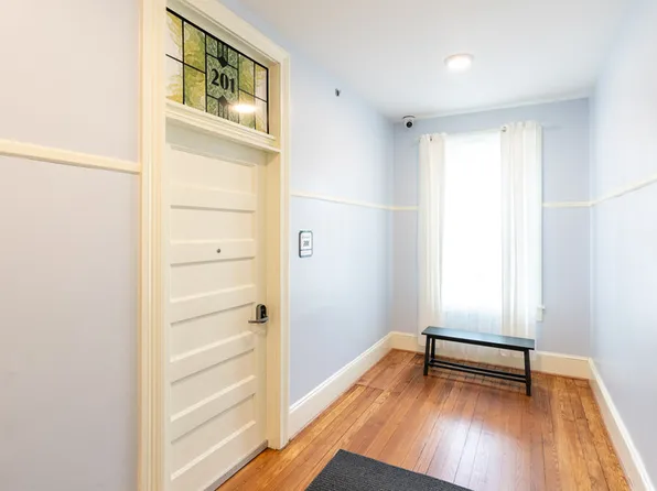 157-201 N Main St, Harrisonburg, VA