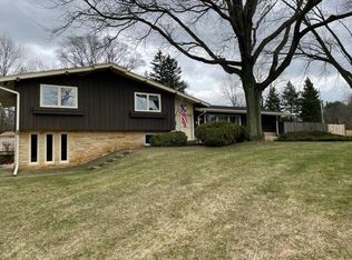 15445 Saint Therese Blvd, Brookfield, WI 53005