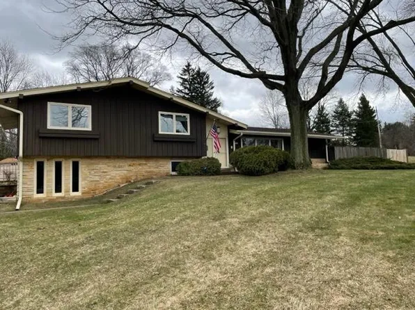 15445 St Therese BOULEVARD, Brookfield, WI 53005