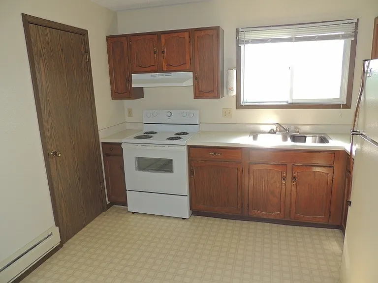 210 S. Chestnut Street — Photo 2