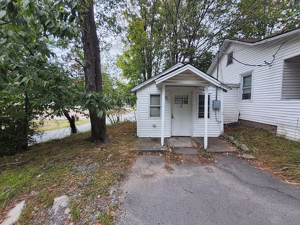 44 Summit Ave #2