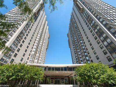 5701 N Sheridan Rd APT 27M, Chicago, IL, 60660