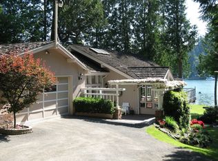 7374 NE Manual Rd, Bainbridge Island, WA 98110