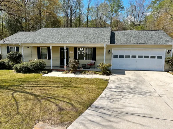 203 Stockton Ct, Richlands, NC 28574