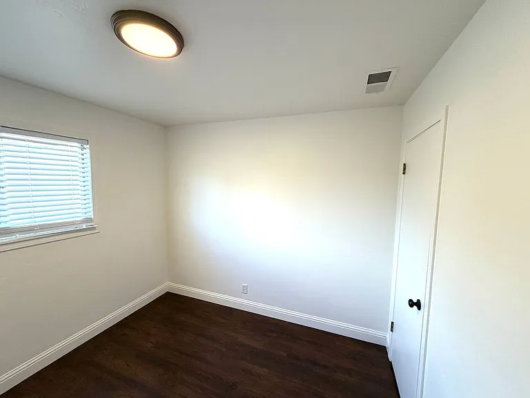 1704 Castle Ct — Photo 29
