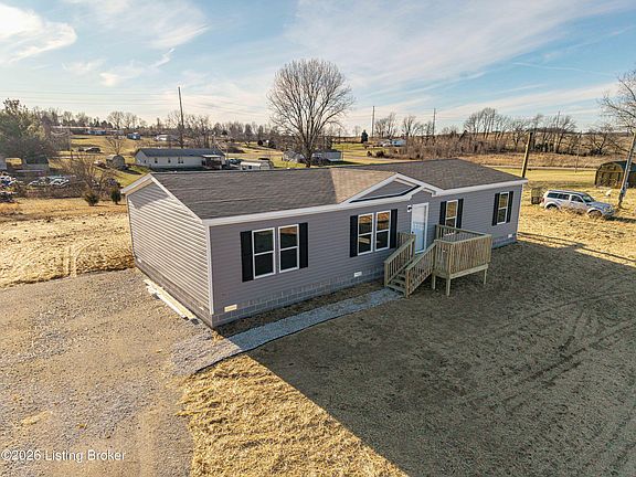 3rd image of 140 Georgia Dr