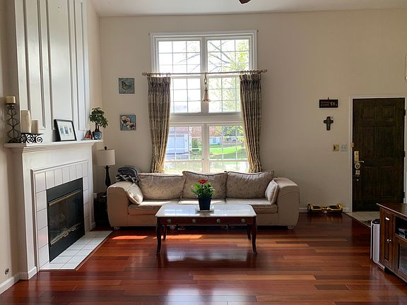 4th image of 714 Edelweiss Dr