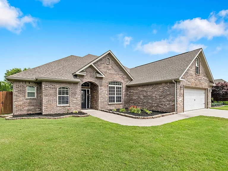 1048 Tarah Knolls Cir — Photo 2