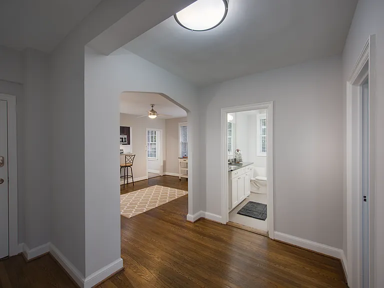 The Metropolitan Apartments Foyer