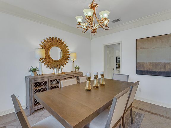 5th image of 701 Oaklands Dr