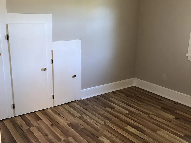 121 Wellington Rd — Photo 23