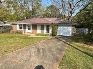 303 Briarwood Dr, Enterprise, AL 36330