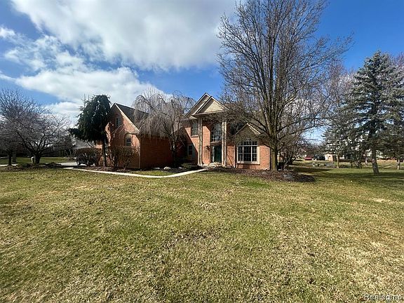 2nd image of 855 Chelsea Rd
