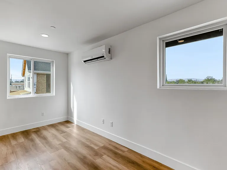 6790 Yvonne Ct — Photo 20