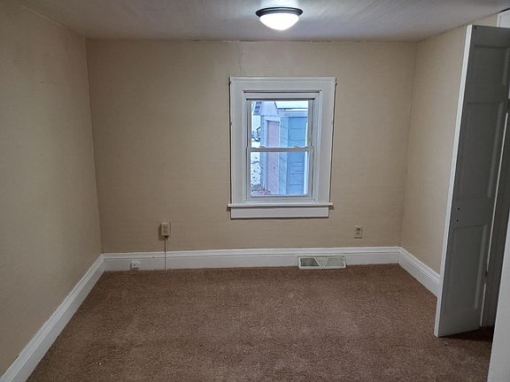 4th image of 615 S Mountain St