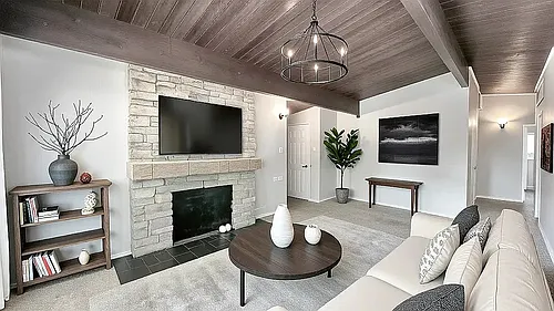 15043 Meadow Ln Photo 1