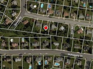 4 Sycamore Dr, Burlington, NJ 08016