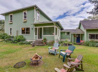 8366 NE Wardwell Rd, Bainbridge Island, WA 98110