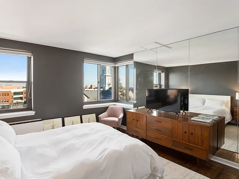 15 Lafayette Ct #6D — Photo 2
