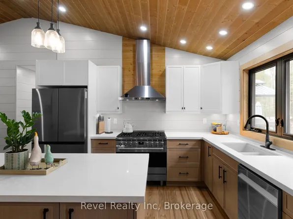 84 Woods Rd, Carling, ON P0G 1G0