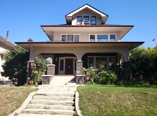 952 21st Ave E, Seattle, WA 98112