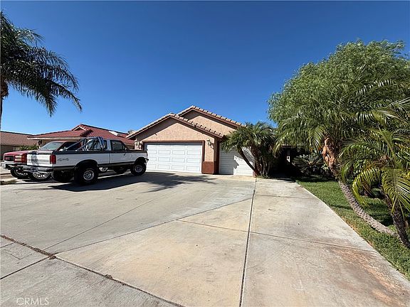3rd image of 15184 Macadamia Ct