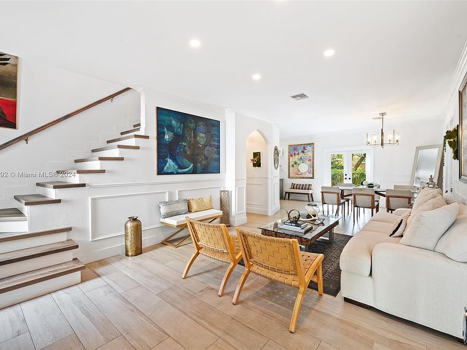 1st image of 2927 Jackson Ave #5