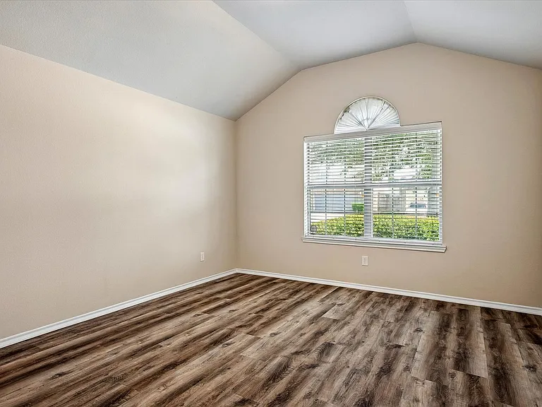 8701 Sagebrush Trl — Photo 2