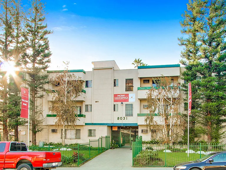 Sepulveda Manhattan Apartments — Photo 16