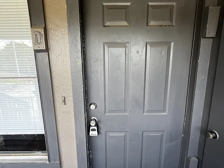 821 Bracewood Cir #D — Photo 10