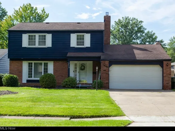 519 Button Rd, Bedford, OH 44146