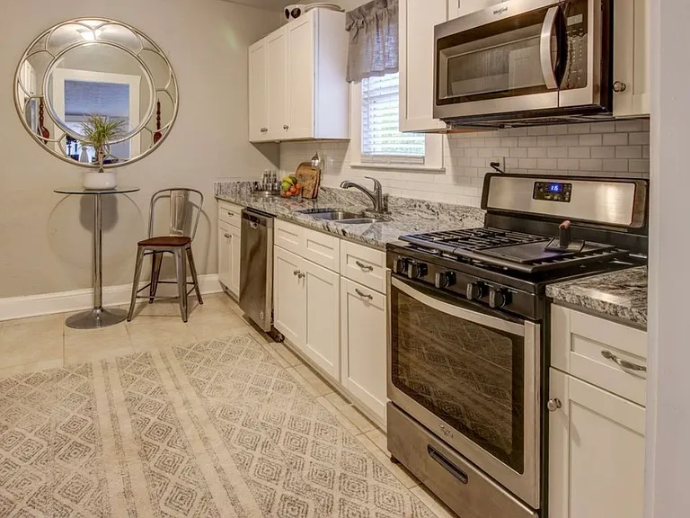1837 Dorsey Ave — Photo 14
