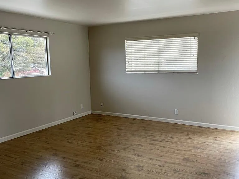 812 Belden St #1 — Photo 8
