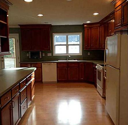 5th image of 929 Hollywood Dr
