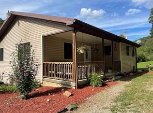 380 Yellow Mountain Rd, Leburn, KY 41831