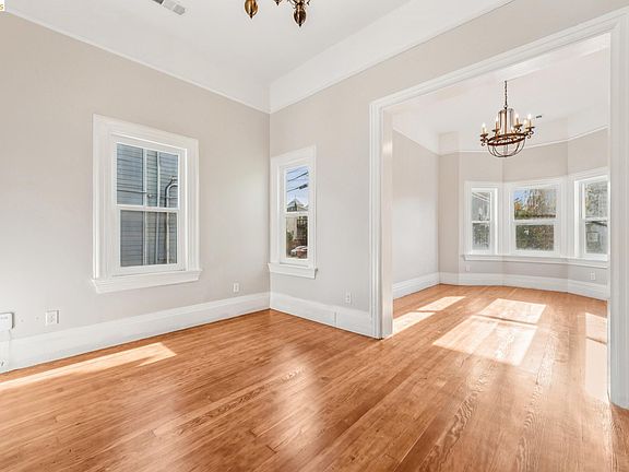 5th image of 836 20th St