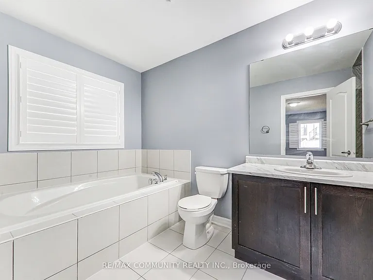 79 McRoberts Cres — Photo 21