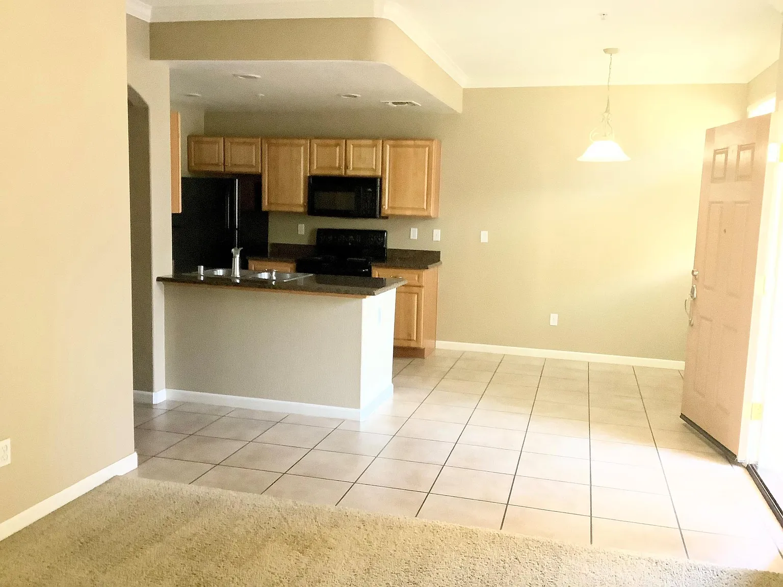 2 bed, 1136 sqft, $1,850 — Photo 3