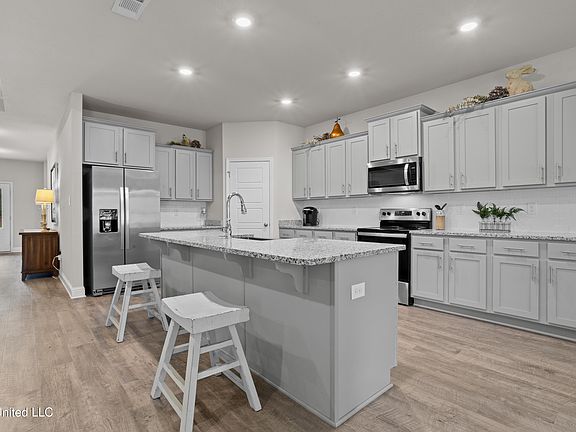 7th image of this home