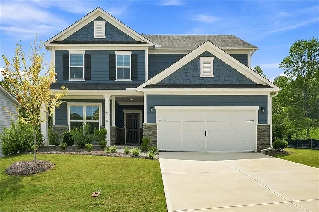 3 bed, 2.5 bath, 2600 sqft, $2,600 — Photo 1