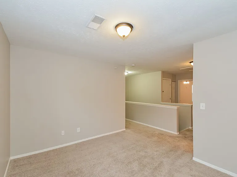 2653 Sutherland Dr — Photo 7