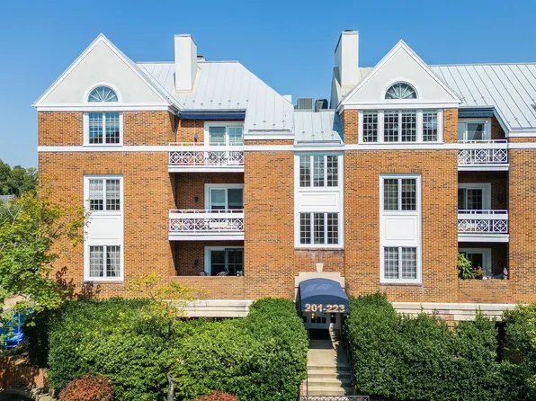 207 E Jefferson St #45, Charlottesville, VA 22902