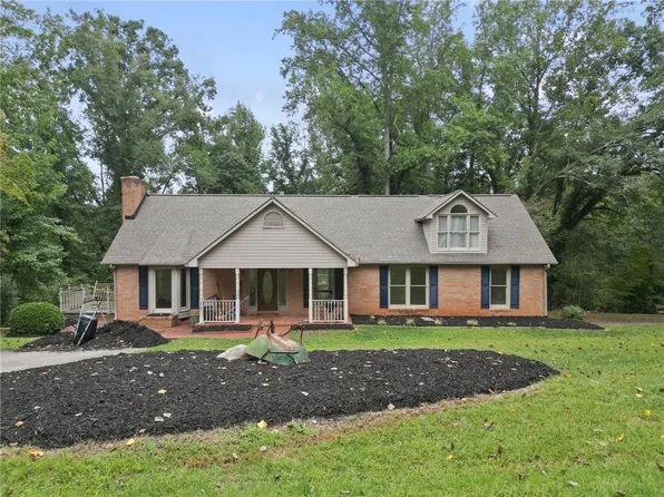 133 Pinetree Ln, Easley, SC 29640