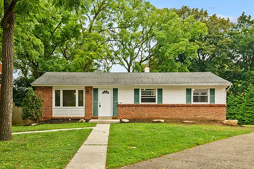 190 Maple Ave Photo 1
