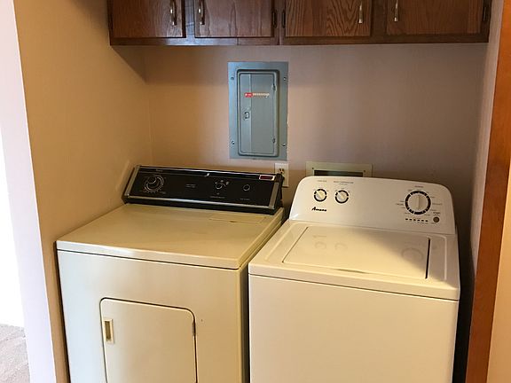 4th image of 8982 Portage Pointe Dr