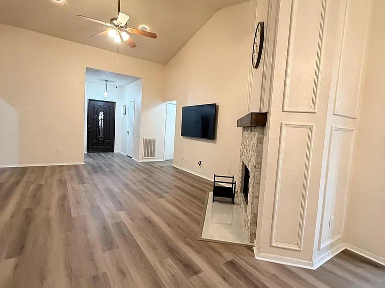 509 Kalmia Dr — Photo 3