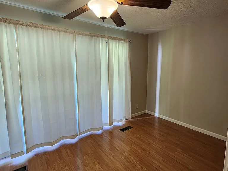 70 Wilshire Heights Dr — Photo 3