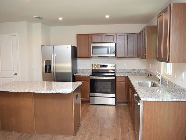 1530 39th Avenue Loop NE #5 — Photo 24