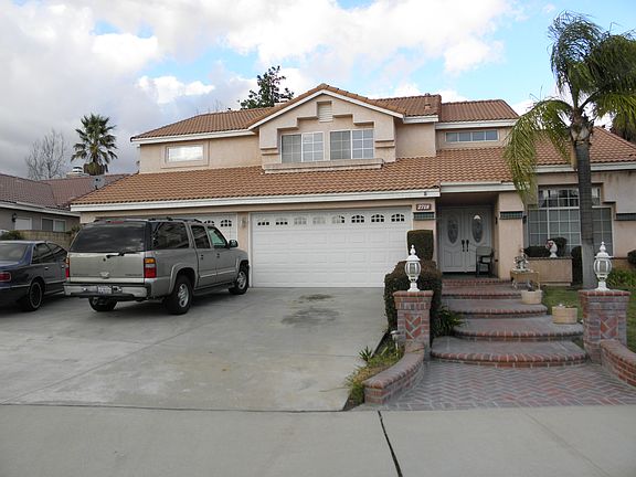 3rd image of 2718 W Loma Vista Dr