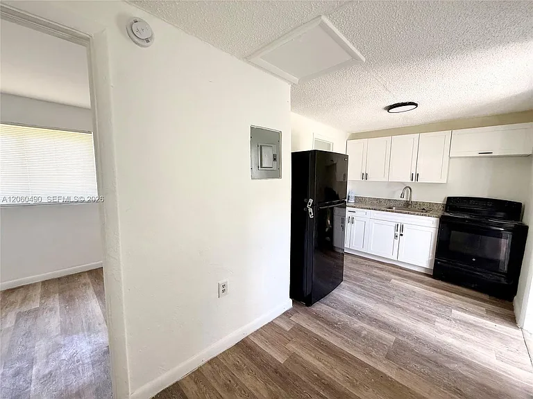 2160 NW 29th St #6 — Photo 5
